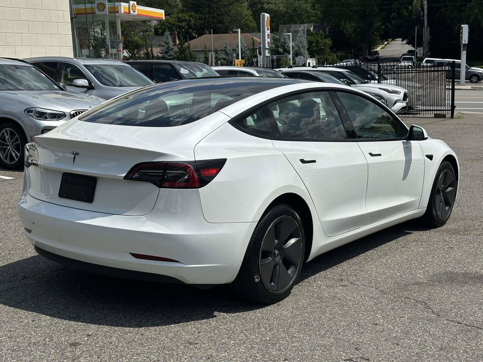 Used 2023 Tesla Model 3 Standard Range RWD image 3