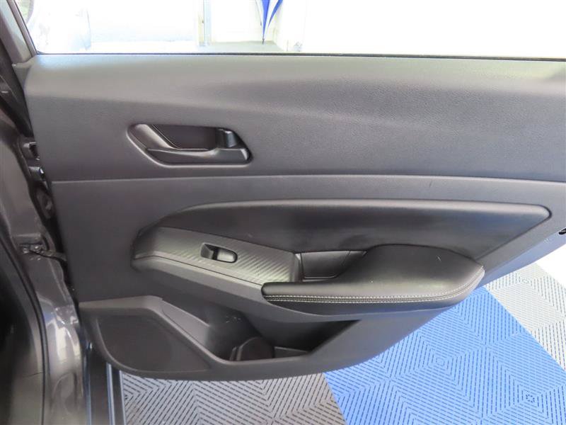 Used 2025 Nissan Altima 2.5 SV FWD image 30