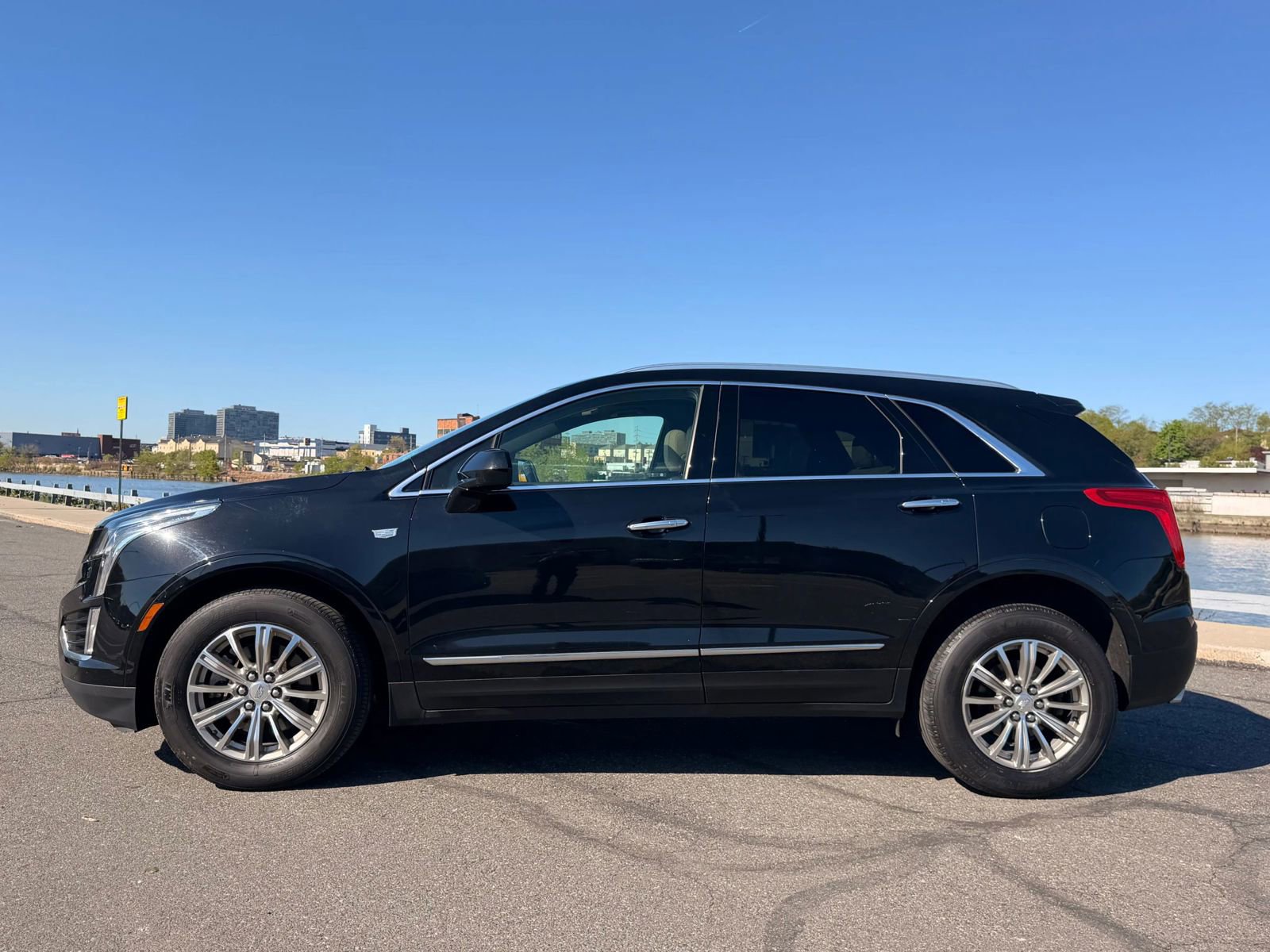 Used 2019 Cadillac XT5 Luxury image 3