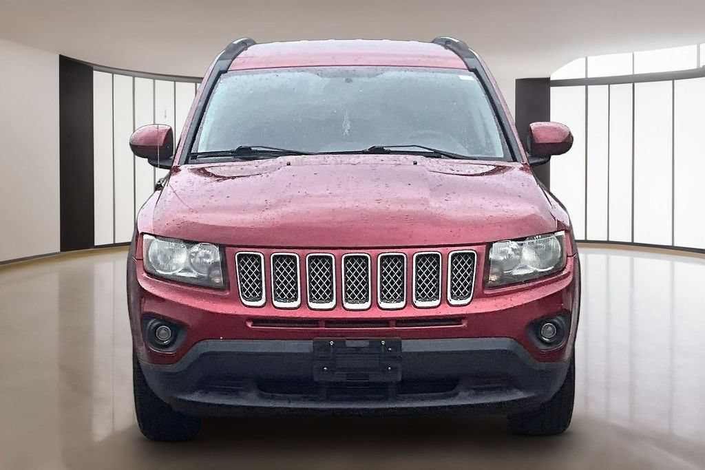 Used 2014 Jeep Compass Latitude FWD image 3
