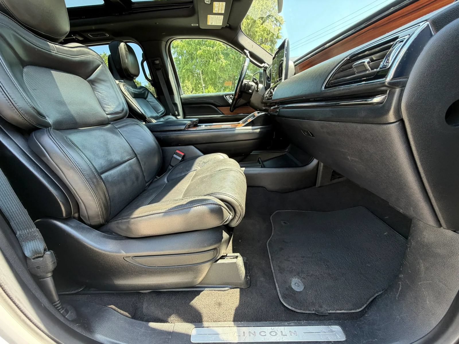 Used 2018 Lincoln Navigator Reserve w/ Technology Package AWD/4WD image 43