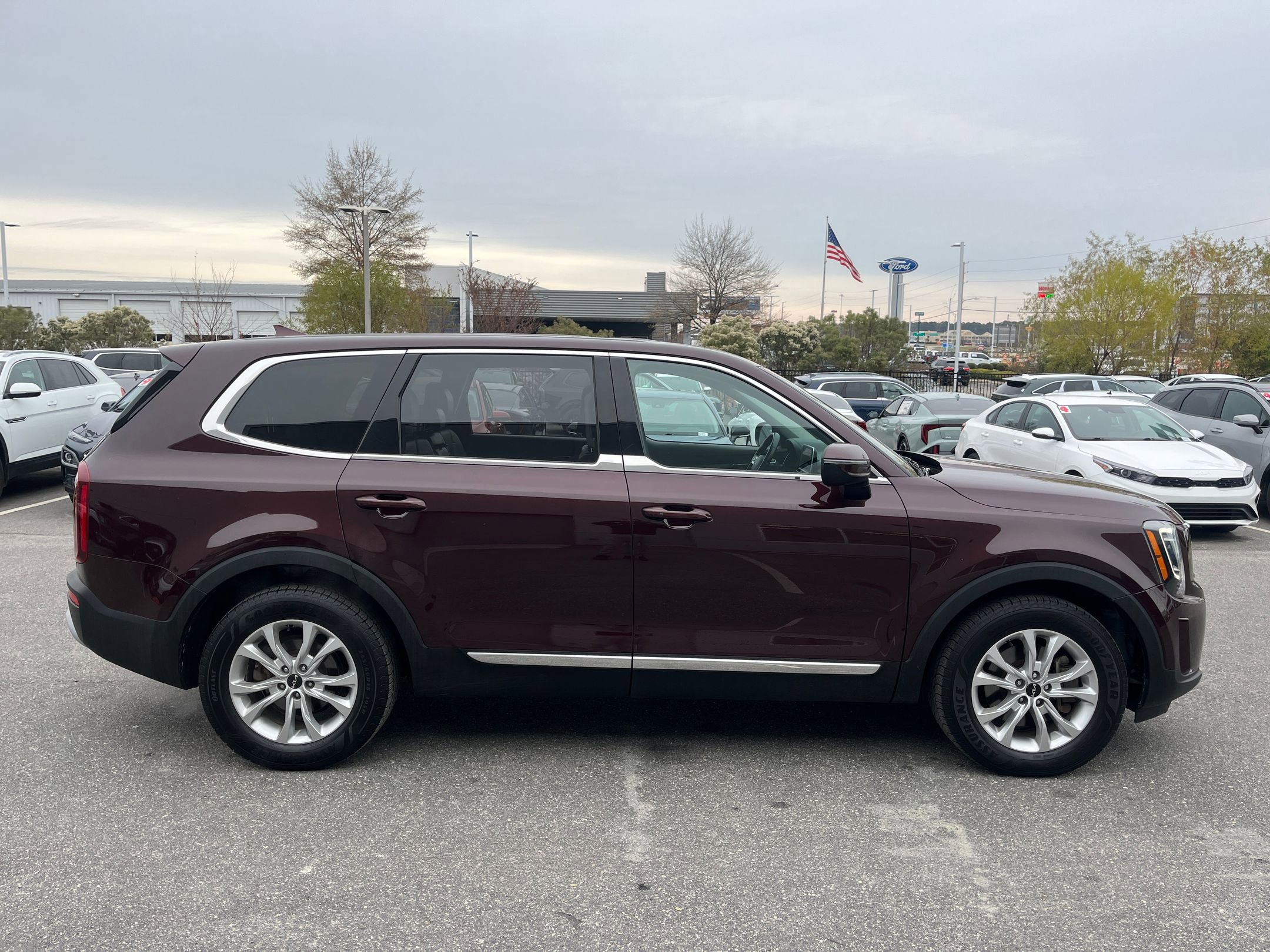 Used 2022 Kia Telluride LX image 9