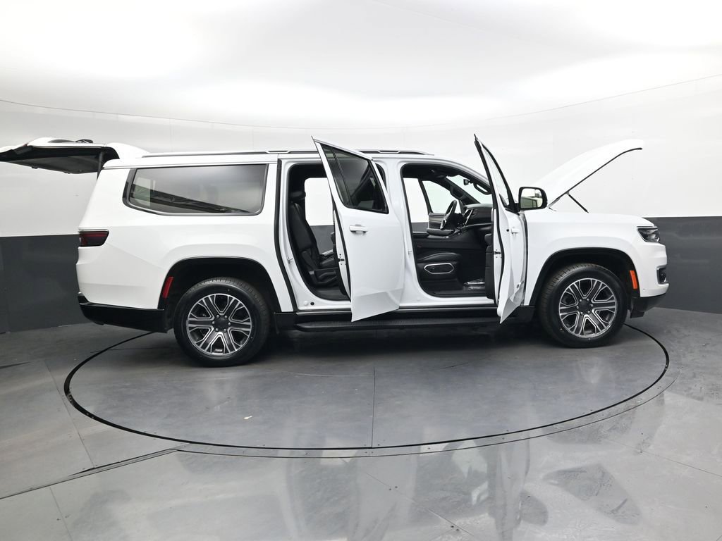 Used 2024 Jeep Wagoneer L Series II w/ Flexible Seating Group image 41