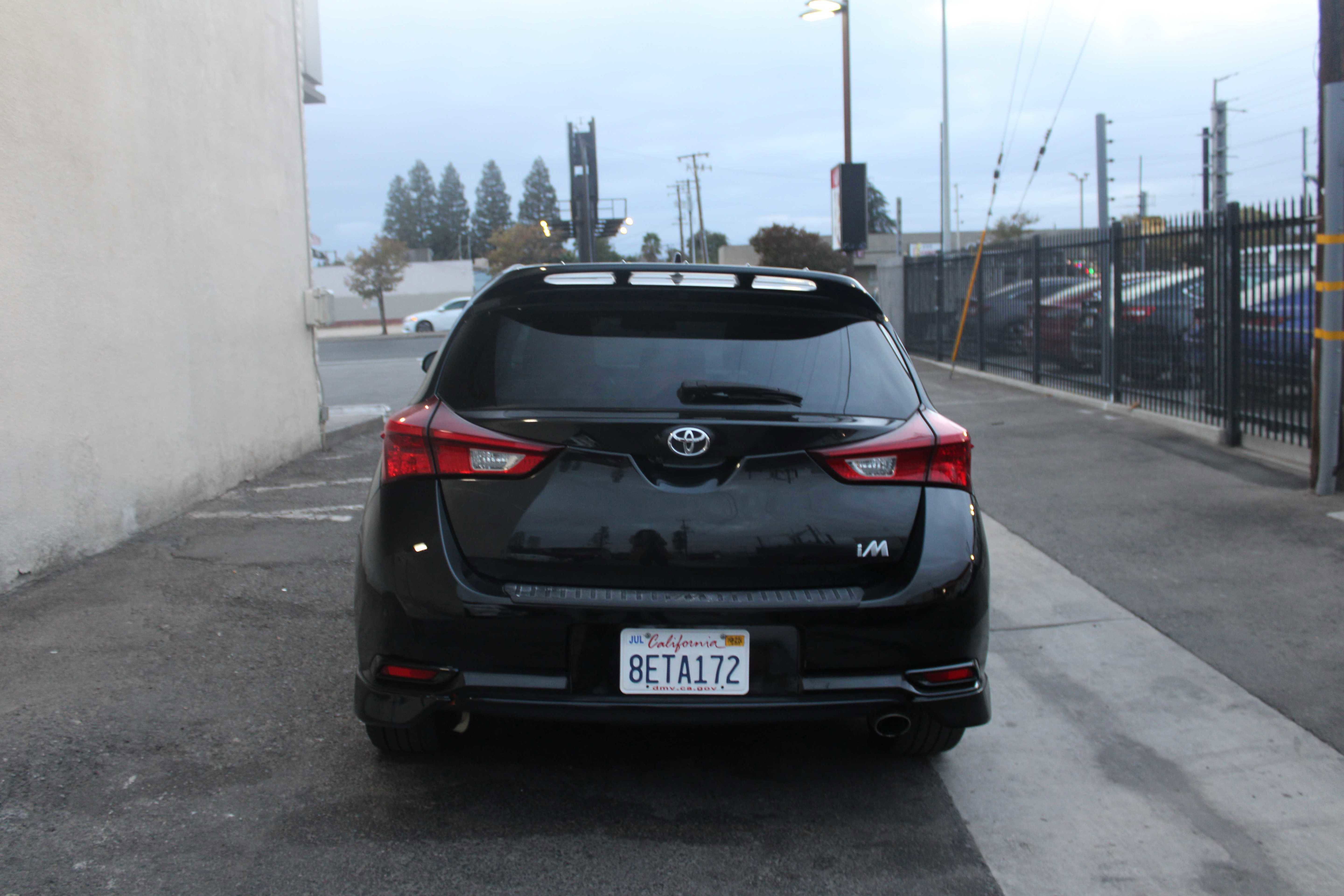 Used 2018 Toyota Corolla iM image 2