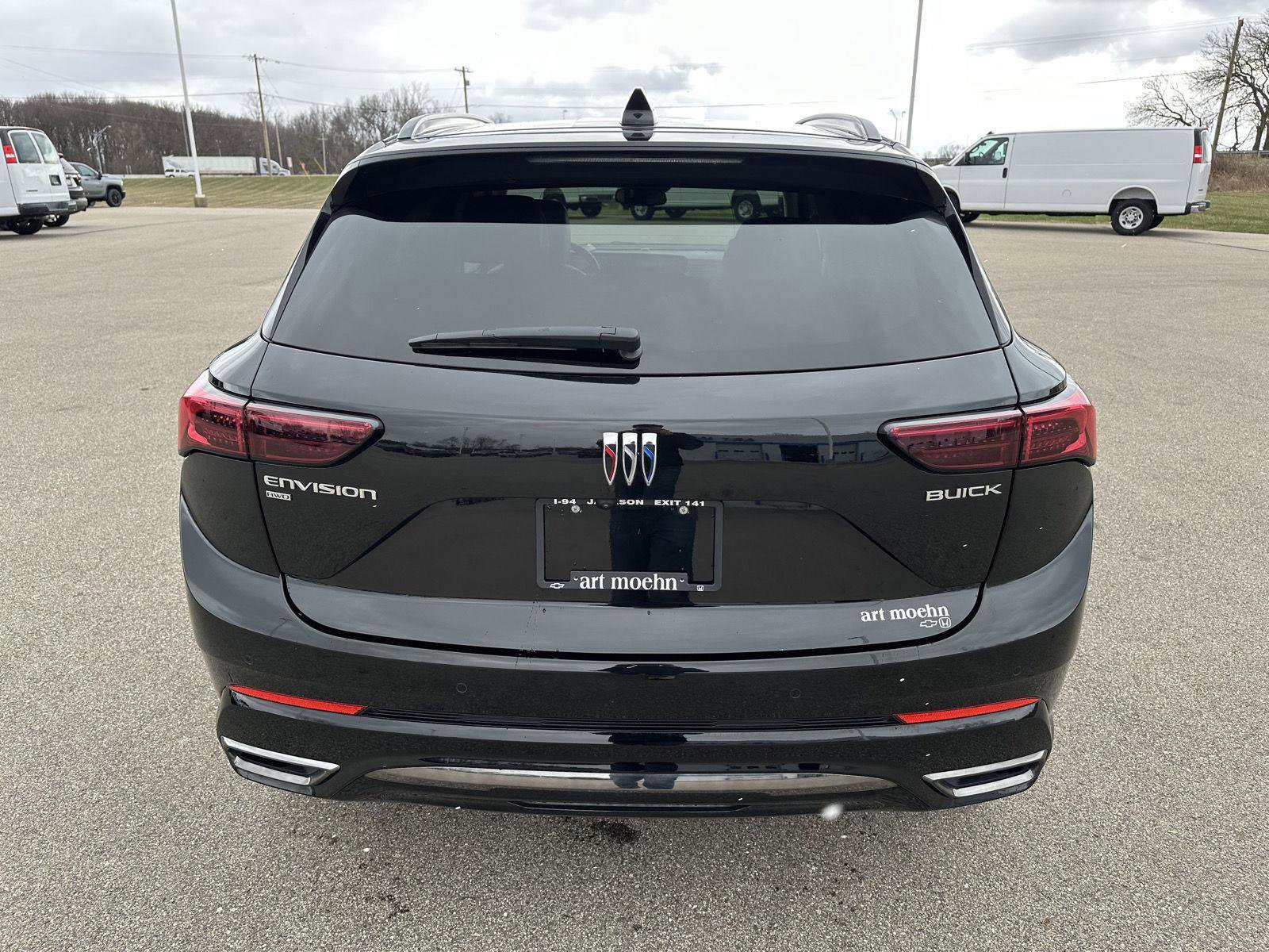 Used 2025 Buick Envision Sport Touring image 4