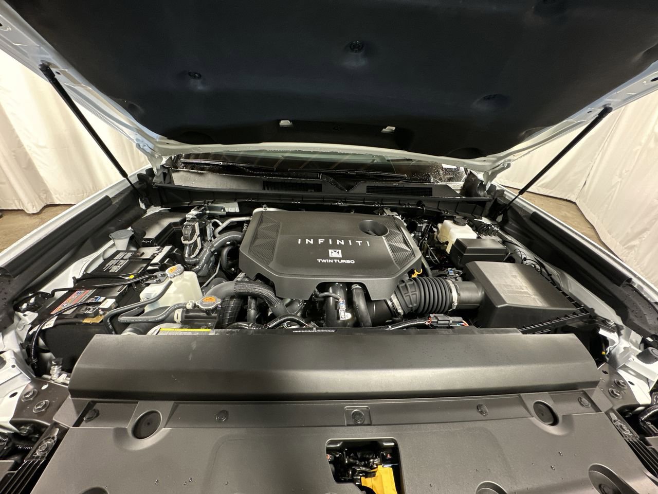 New 2025 INFINITI QX80 Sensory AWD/4WD image 33