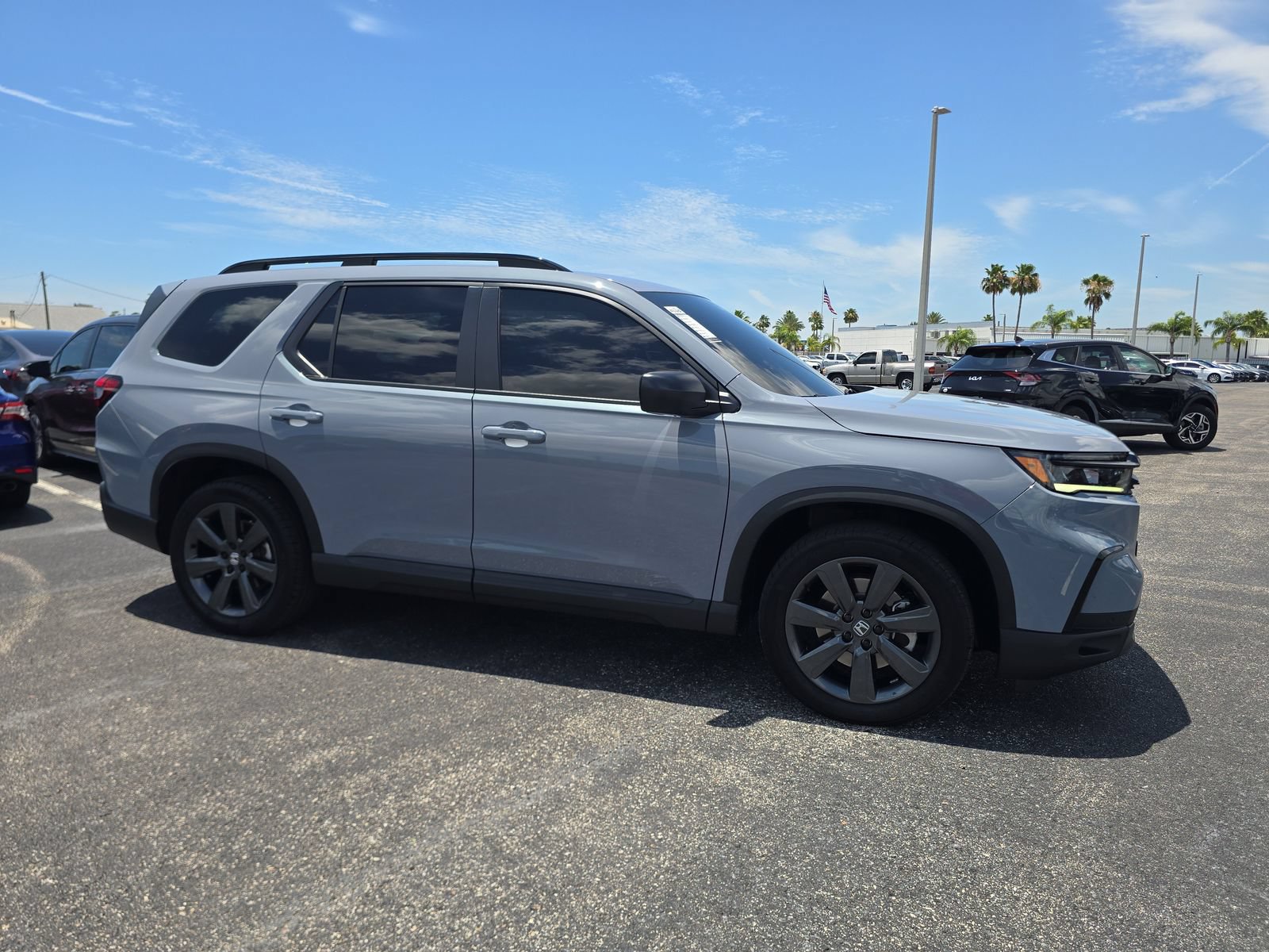 Certified 2025 Honda Pilot Sport image 2