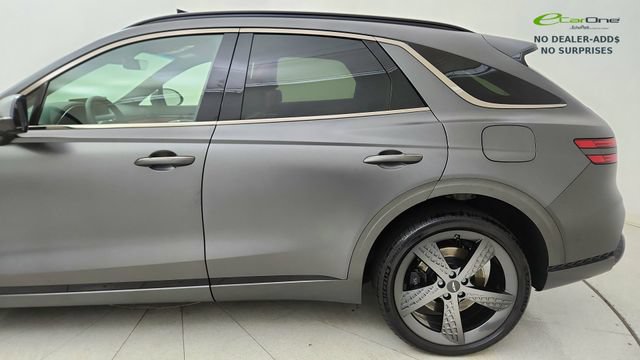 Used 2024 Genesis GV70 3.5T Sport w/ Sport Prestige Package AWD/4WD image 10