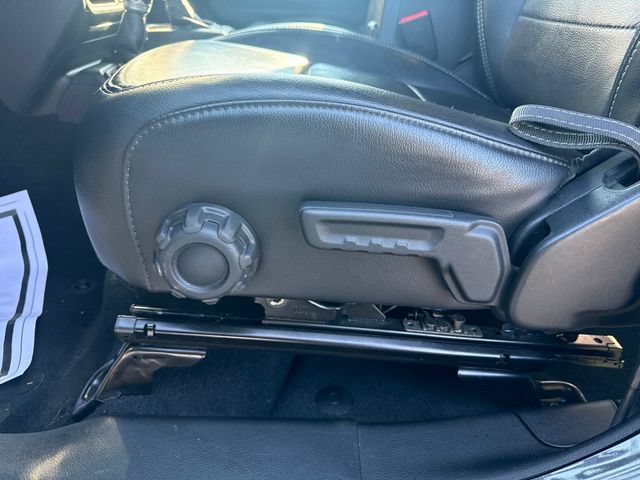 Used 2019 Jeep Wrangler Unlimited Sahara AWD/4WD image 13
