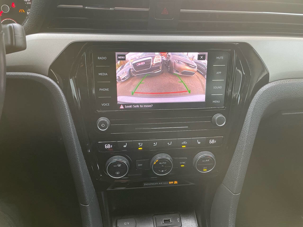 Used 2020 Volkswagen Passat 2.0T SE image 22