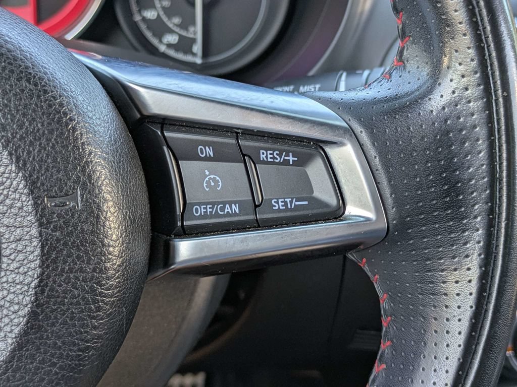 Used 2017 FIAT 124 Spider Abarth RWD image 32