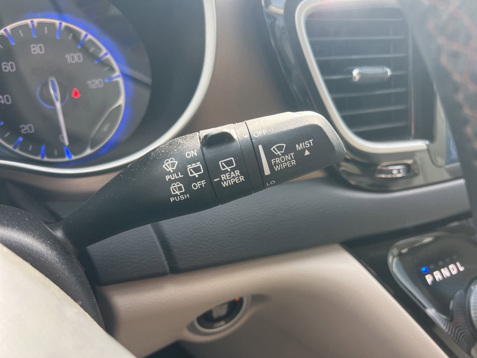 Used 2017 Chrysler Pacifica Touring-L w/ Tire & Wheel Group image 29