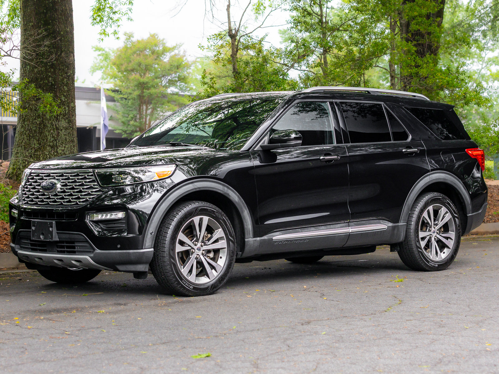 Used 2020 Ford Explorer Platinum w/ Premium Technology Package AWD/4WD image 48