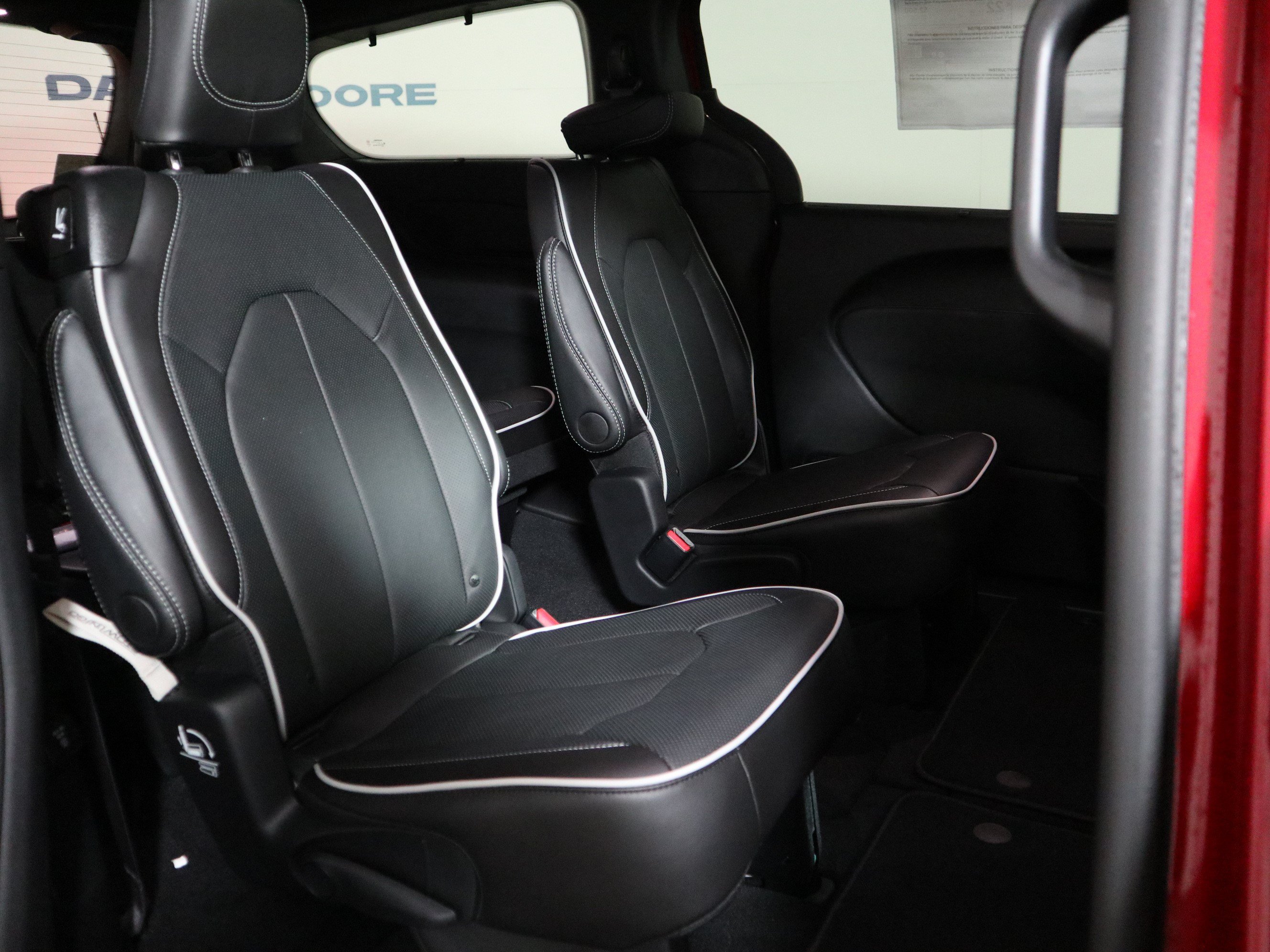 New 2027 Chrysler Pacifica Limited FWD image 21