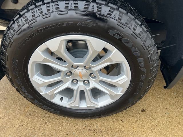 Certified 2025 Chevrolet Silverado 1500 LTZ w/ Technology Package image 12