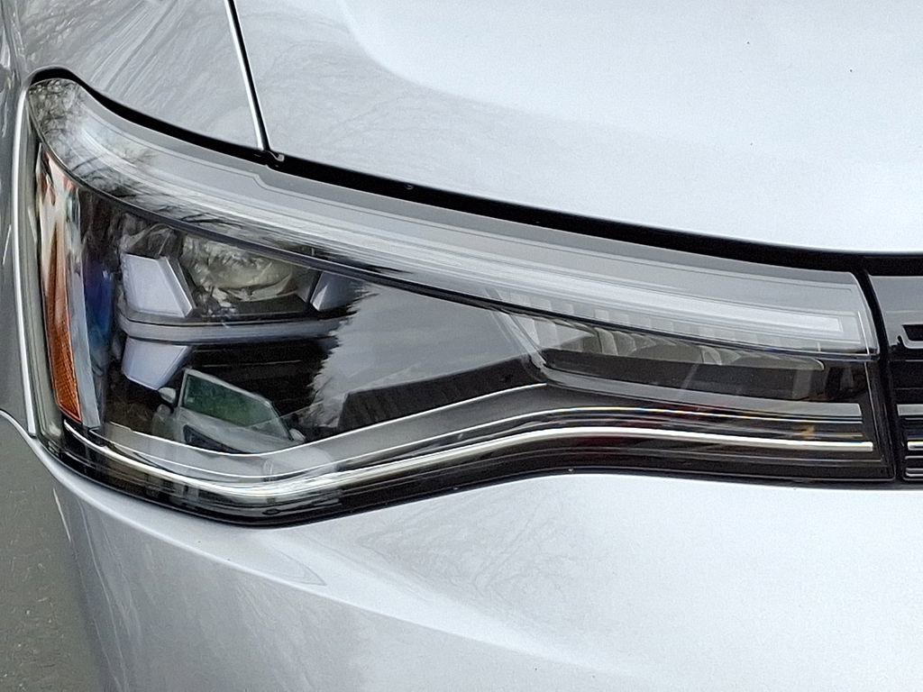 Used 2025 Volkswagen Taos S image 9