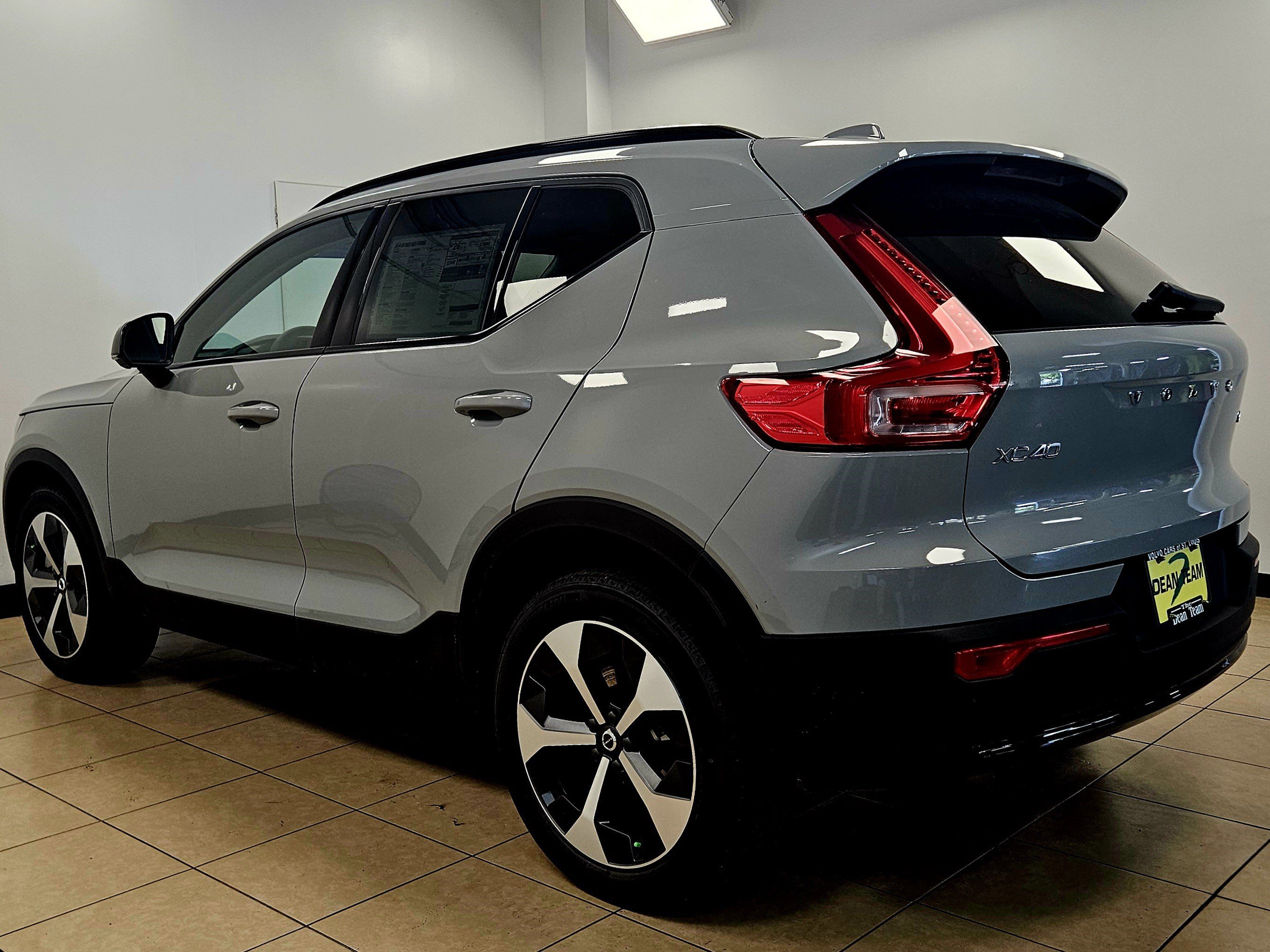 New 2026 Volvo XC40 B5 Plus w/ Climate Package AWD/4WD image 6