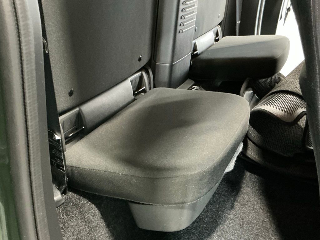 Used 2024 Nissan Frontier SV w/ SV Convenience Package image 18