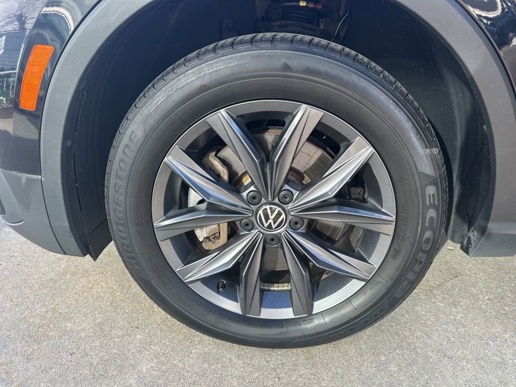 Used 2022 Volkswagen Tiguan SE image 34