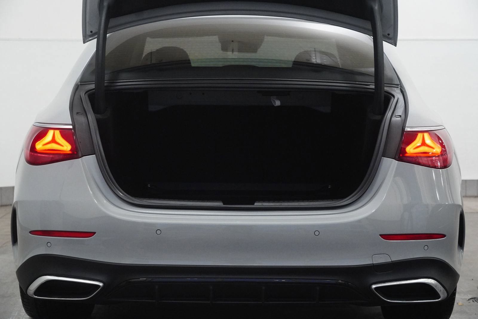 Certified 2024 Mercedes-Benz E 350 4MATIC Sedan image 32