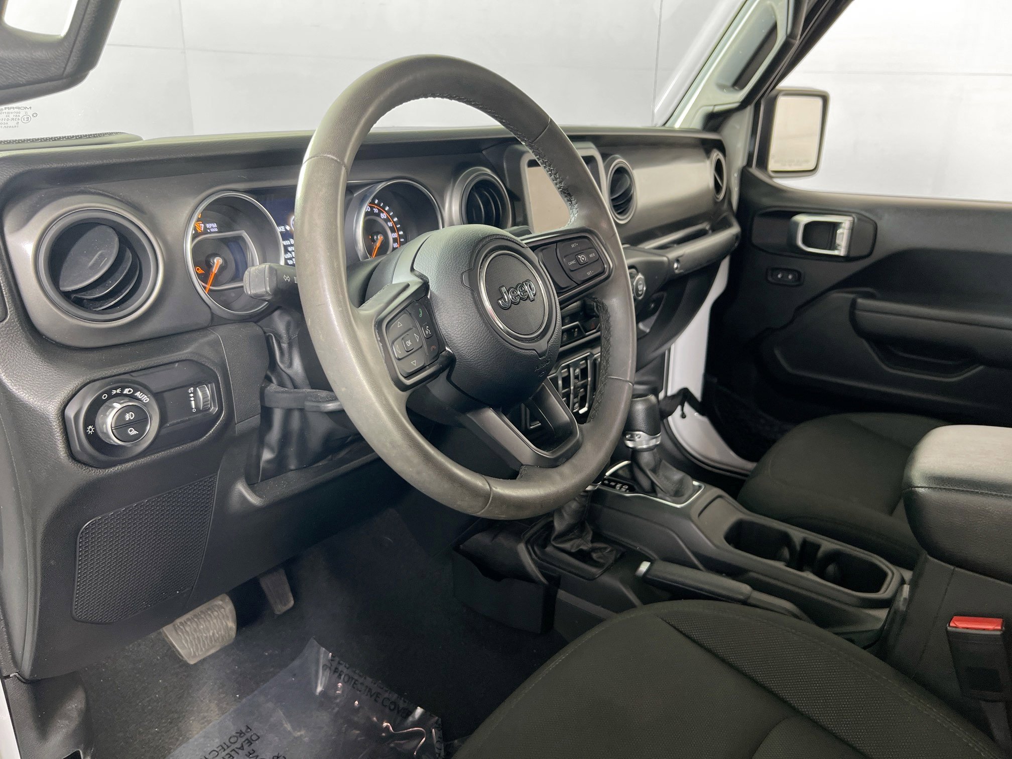 Used 2023 Jeep Gladiator Sport image 9