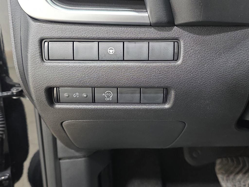 Used 2023 Nissan Rogue SV AWD/4WD image 26