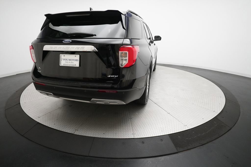Used 2023 Ford Explorer XLT w/ Equipment Group 202A image 13