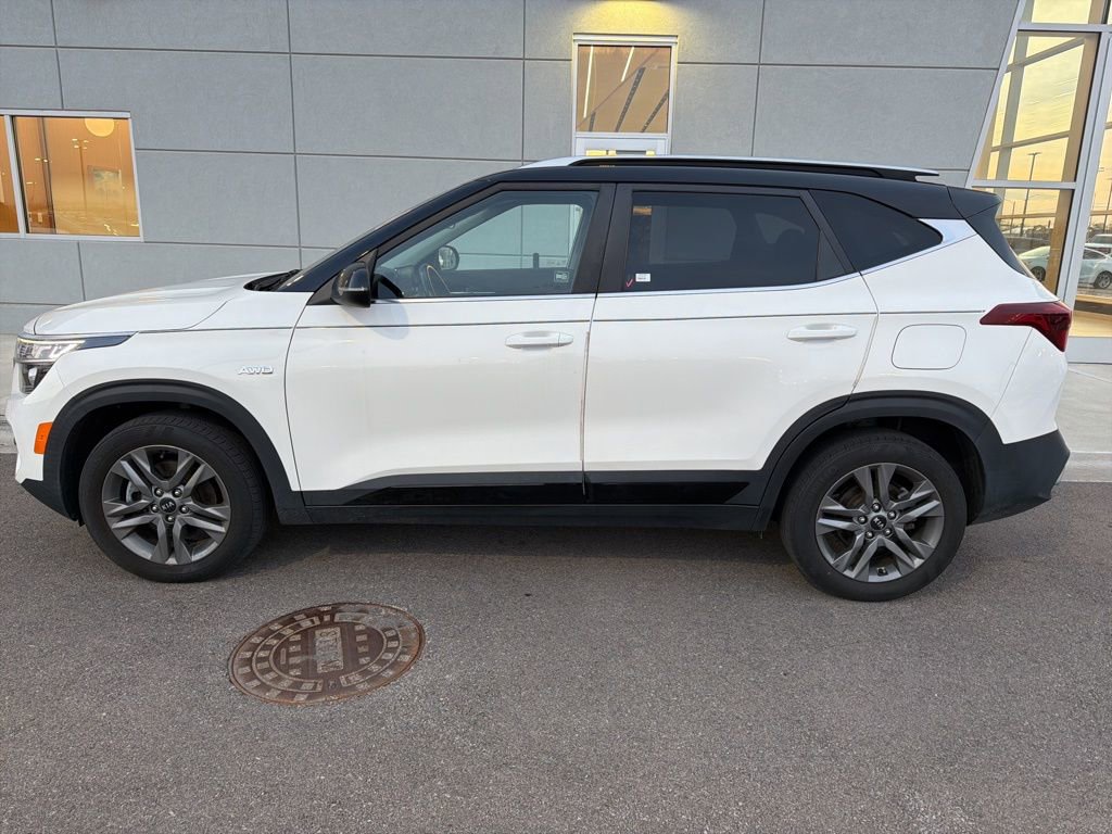 Certified 2021 Kia Seltos S image 3