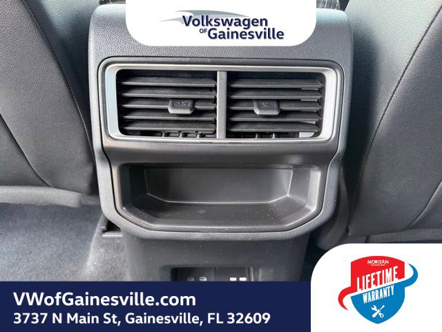 Used 2025 Volkswagen Atlas Cross Sport SE AWD/4WD image 13