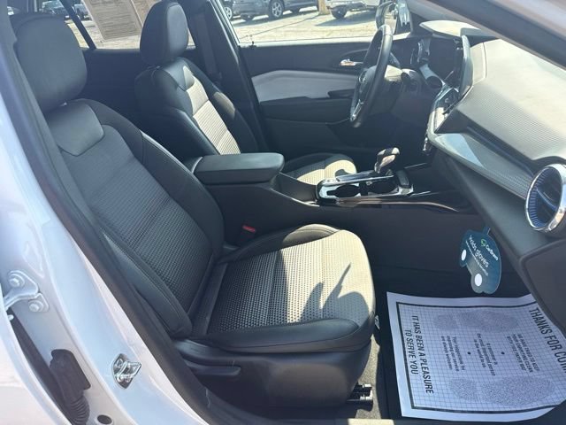 Certified 2025 Chevrolet Trax LT w/ Driver Confidence Package FWD image 11