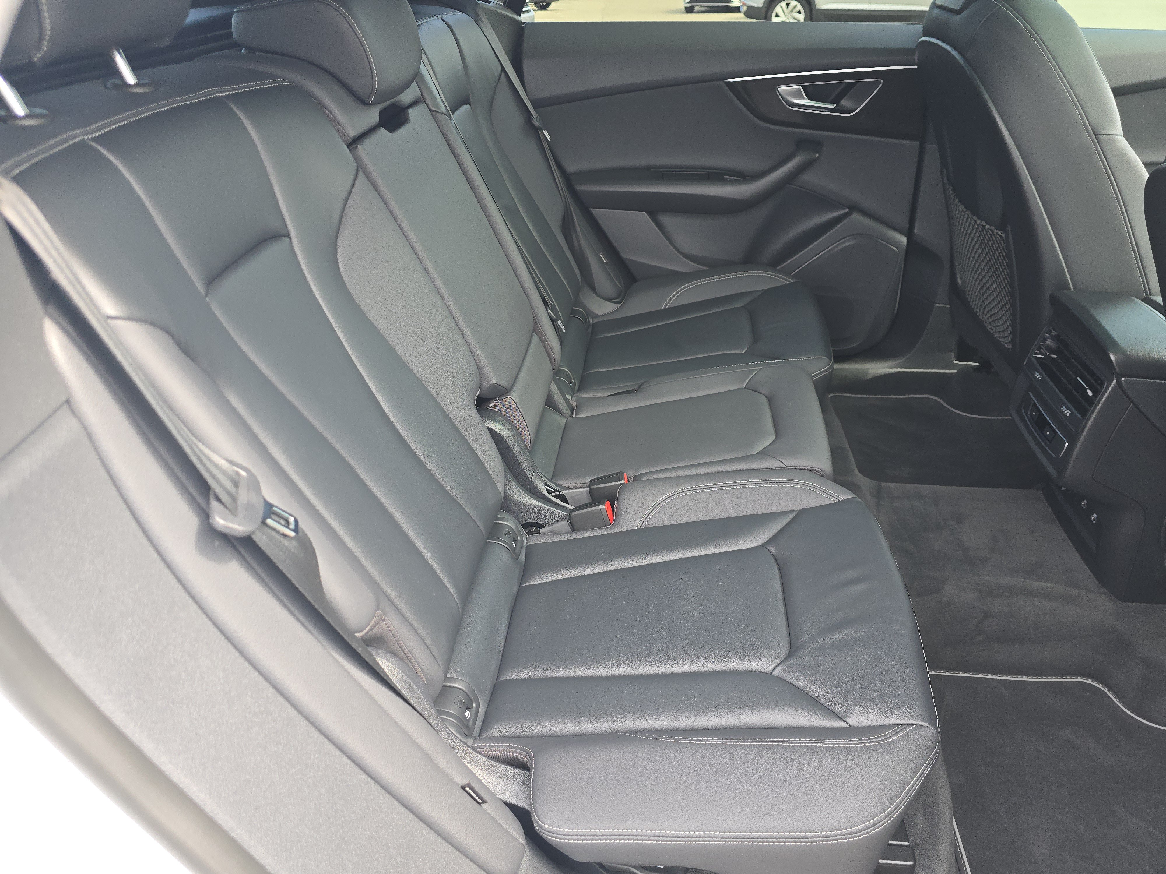 Certified 2022 Audi Q8 Premium w/ Convenience Package AWD/4WD image 18