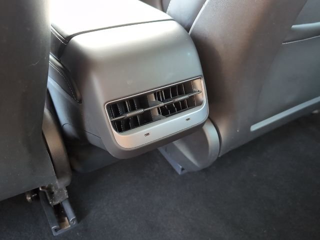 Used 2021 Tesla Model 3 Standard Range Plus image 19