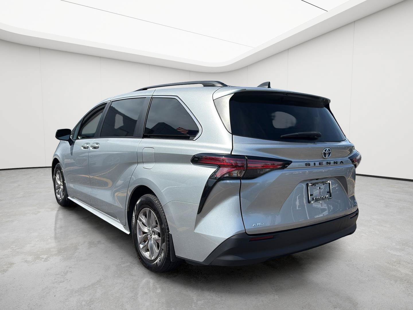 Used 2022 Toyota Sienna LE AWD/4WD image 6