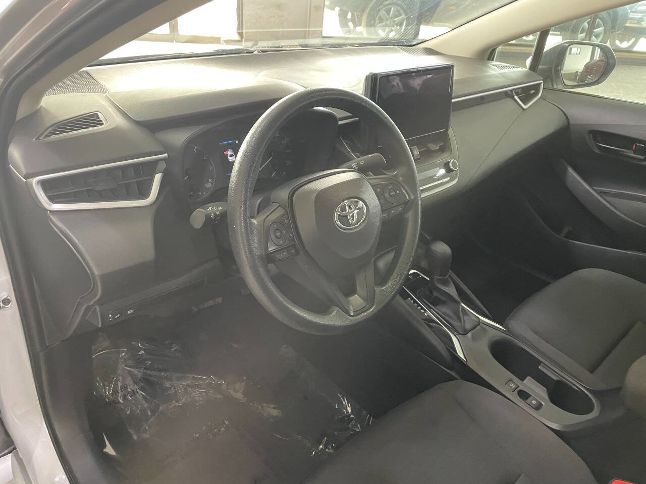 Used 2024 Toyota Corolla LE image 16
