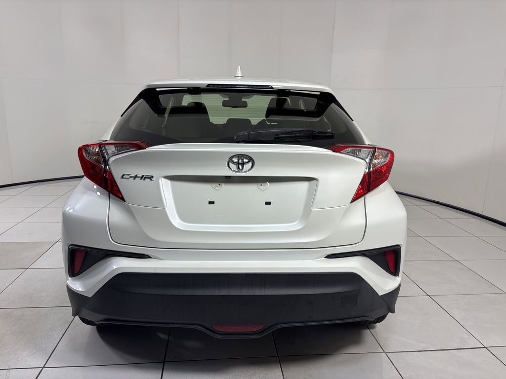 Used 2018 Toyota C-HR XLE image 4