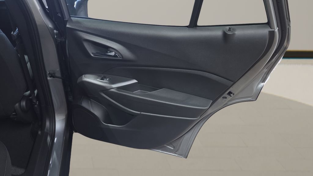 New 2026 Chevrolet Trax LS w/ LS Convenience Package FWD image 22