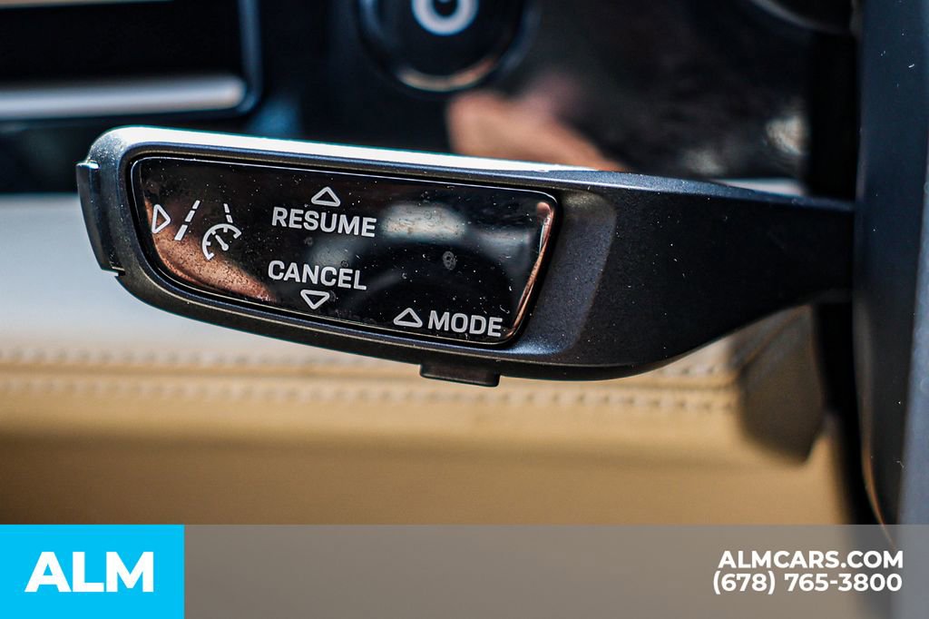 Used 2022 Porsche Taycan 4S image 33