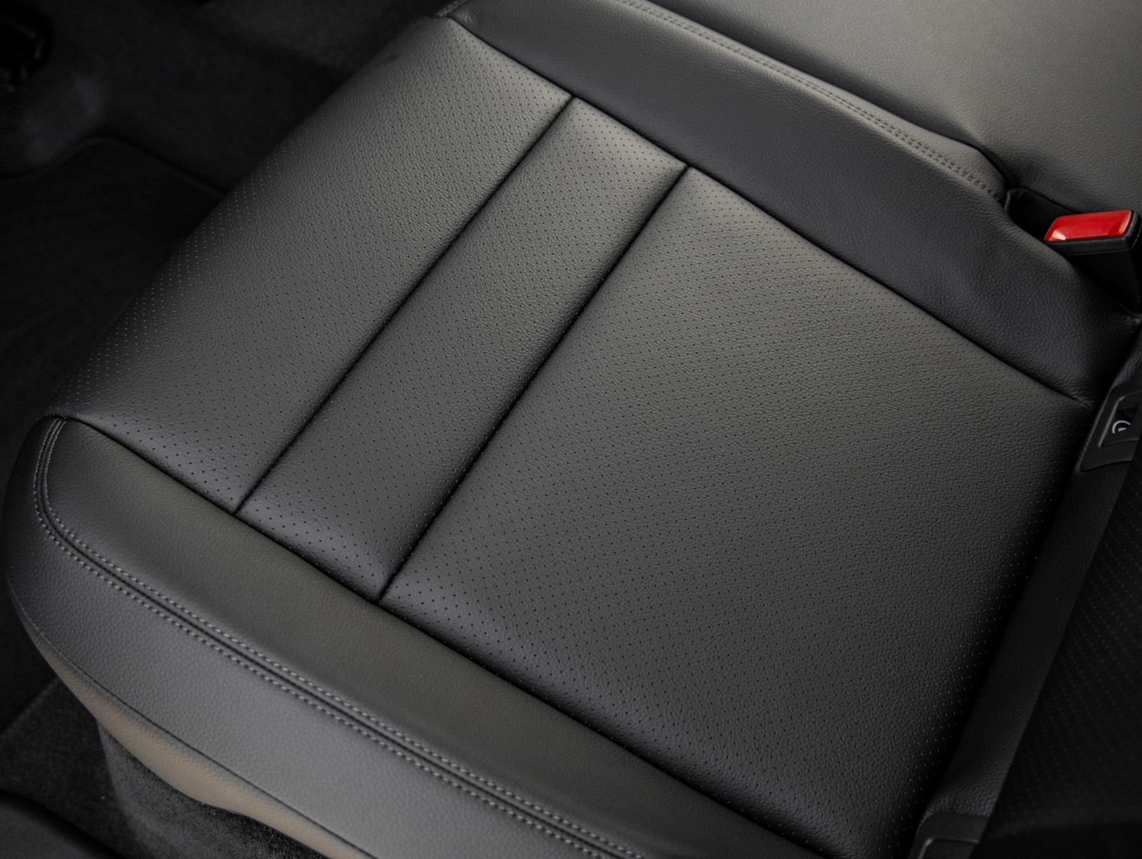 Certified 2026 Porsche Cayenne AWD/4WD image 32