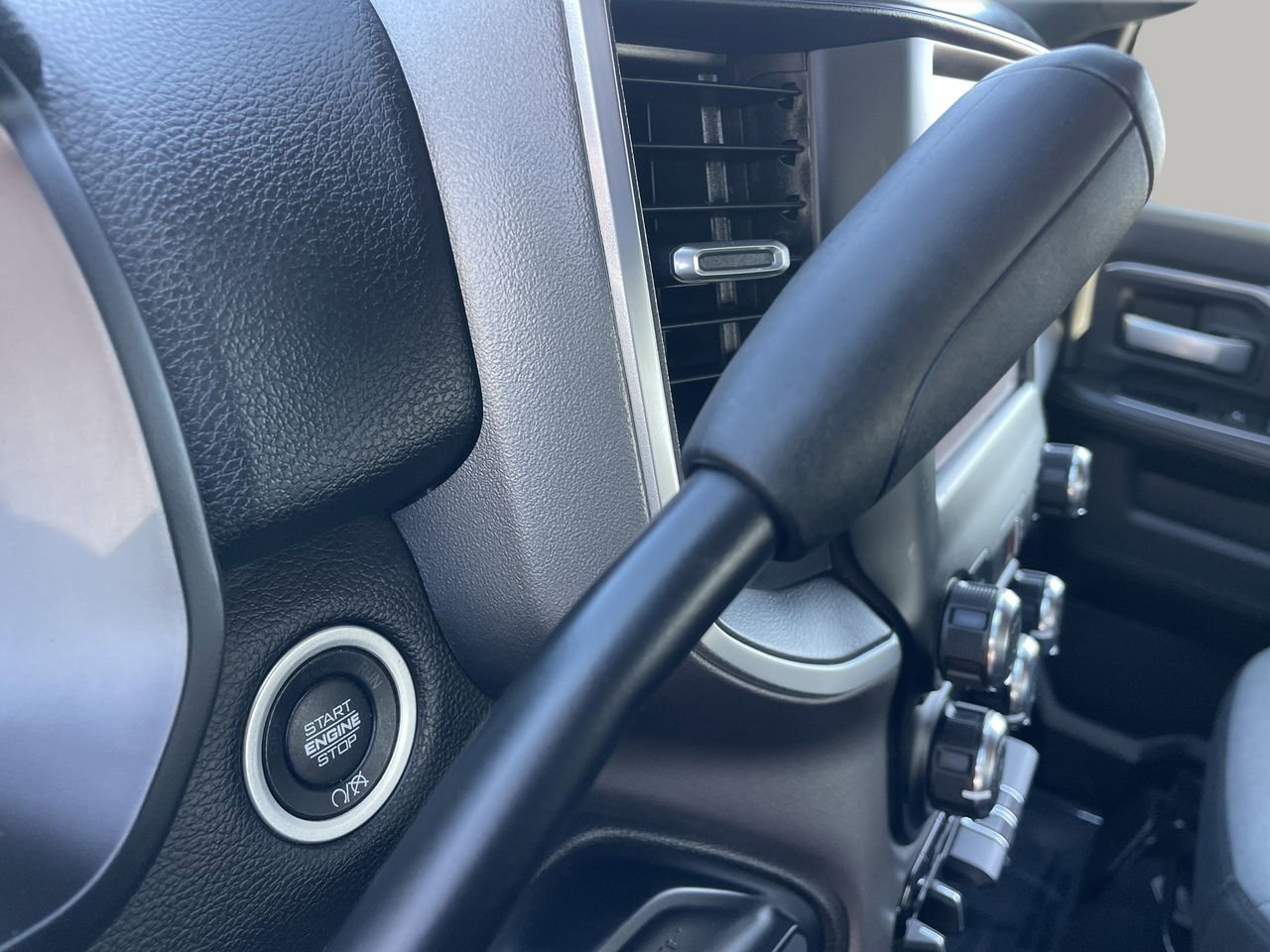 Used 2024 RAM 2500 Big Horn image 25