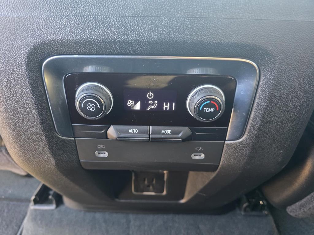 Used 2021 Chevrolet Tahoe Z71 image 28