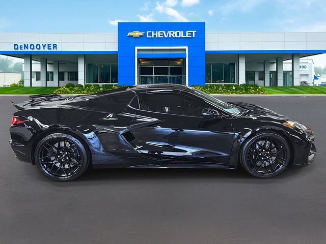 Used 2025 Chevrolet Corvette Z06 w/ Stealth Interior Trim Package RWD image 4