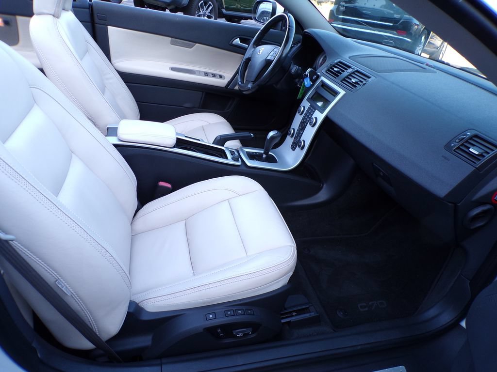 Used 2012 Volvo C70 T5 FWD image 6
