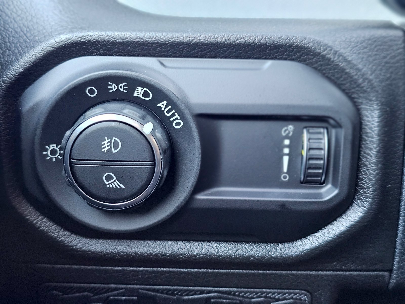 New 2026 Jeep Gladiator Sport AWD/4WD image 19