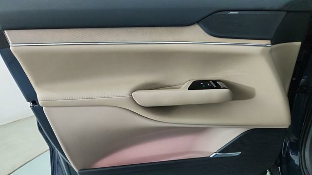New 2026 Volvo EX90 Plus AWD/4WD image 9