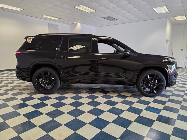 New 2027 Chevrolet Traverse RS w/ LPO, Floor Liner Package FWD image 9