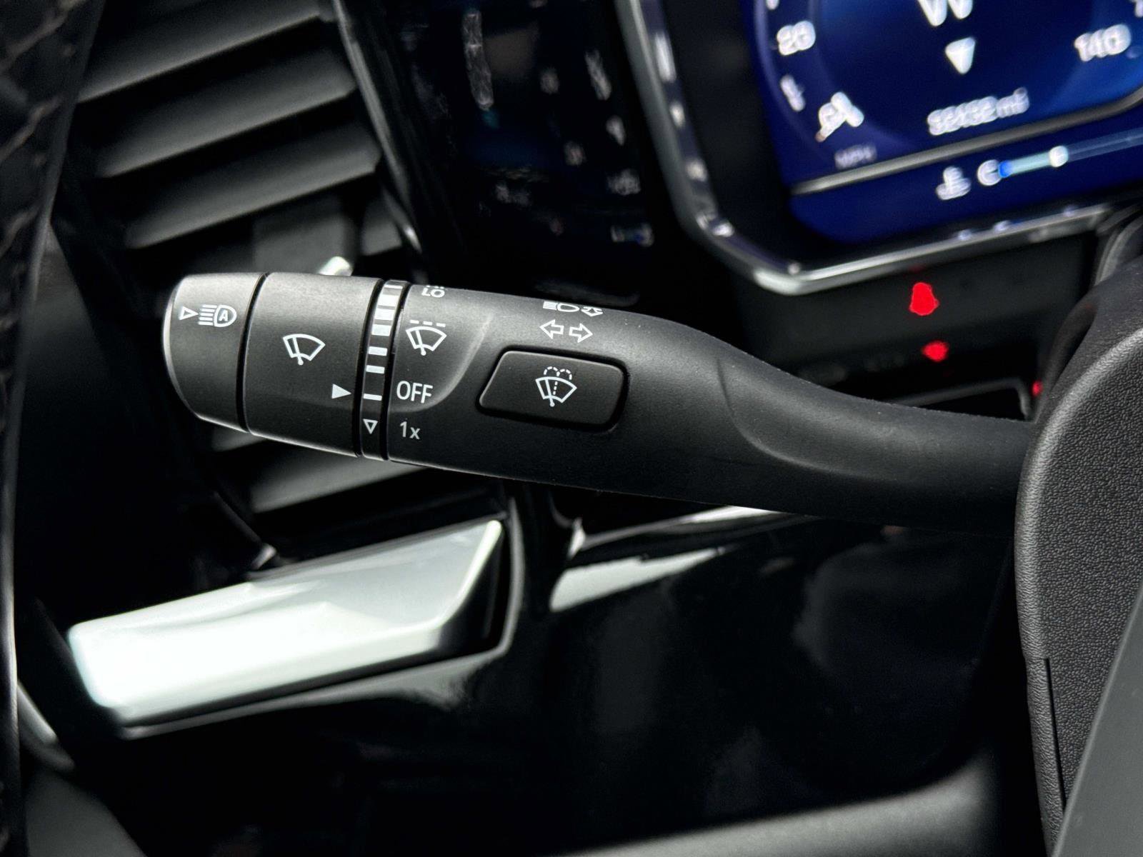 Used 2023 Chevrolet Silverado 1500 LT image 8