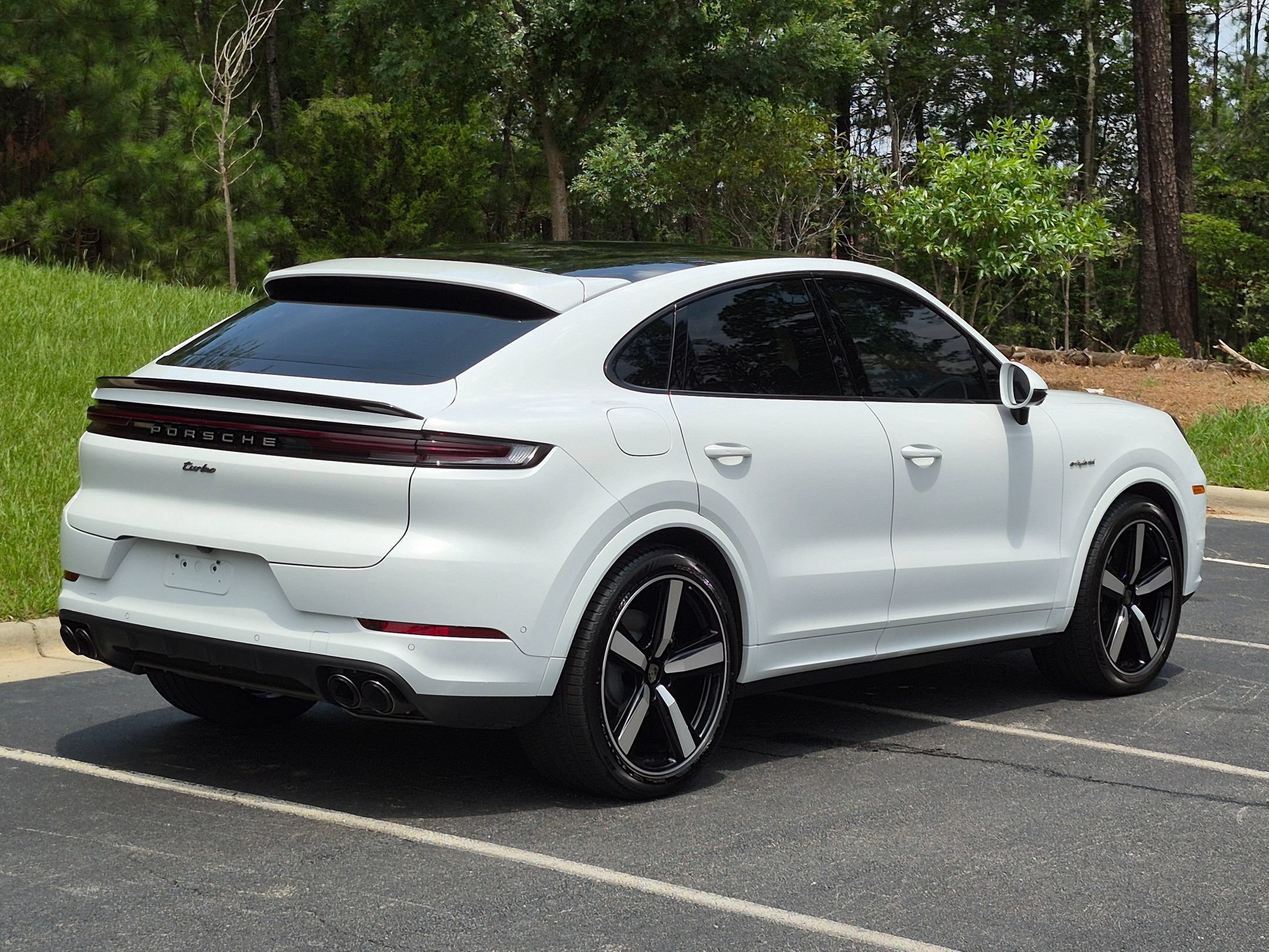 Certified 2026 Porsche Cayenne Turbo AWD/4WD image 32