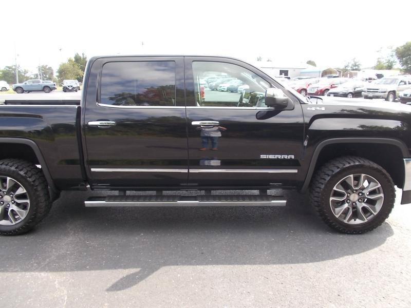 Used 2017 GMC Sierra 1500 SLT w/ SLT Premium Package AWD/4WD image 12