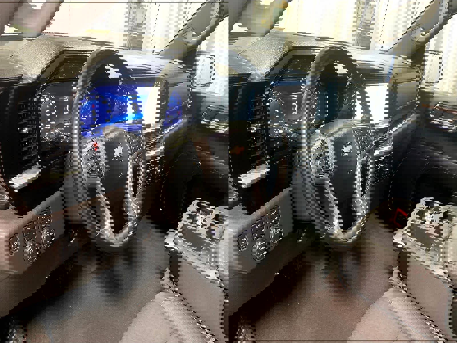 Used 2023 Chevrolet Silverado 1500 LT image 8