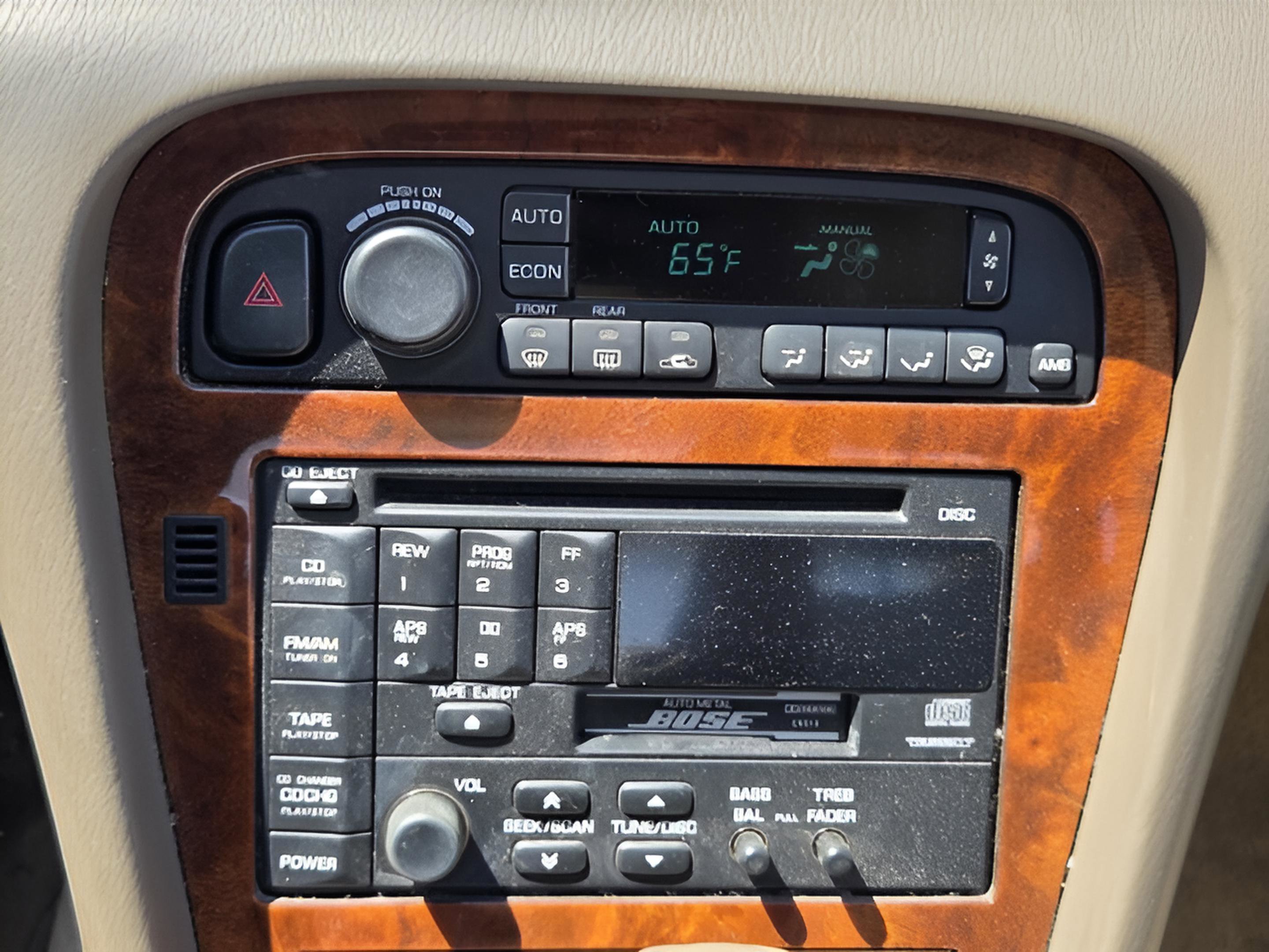 Used 1995 INFINITI J30 image 16